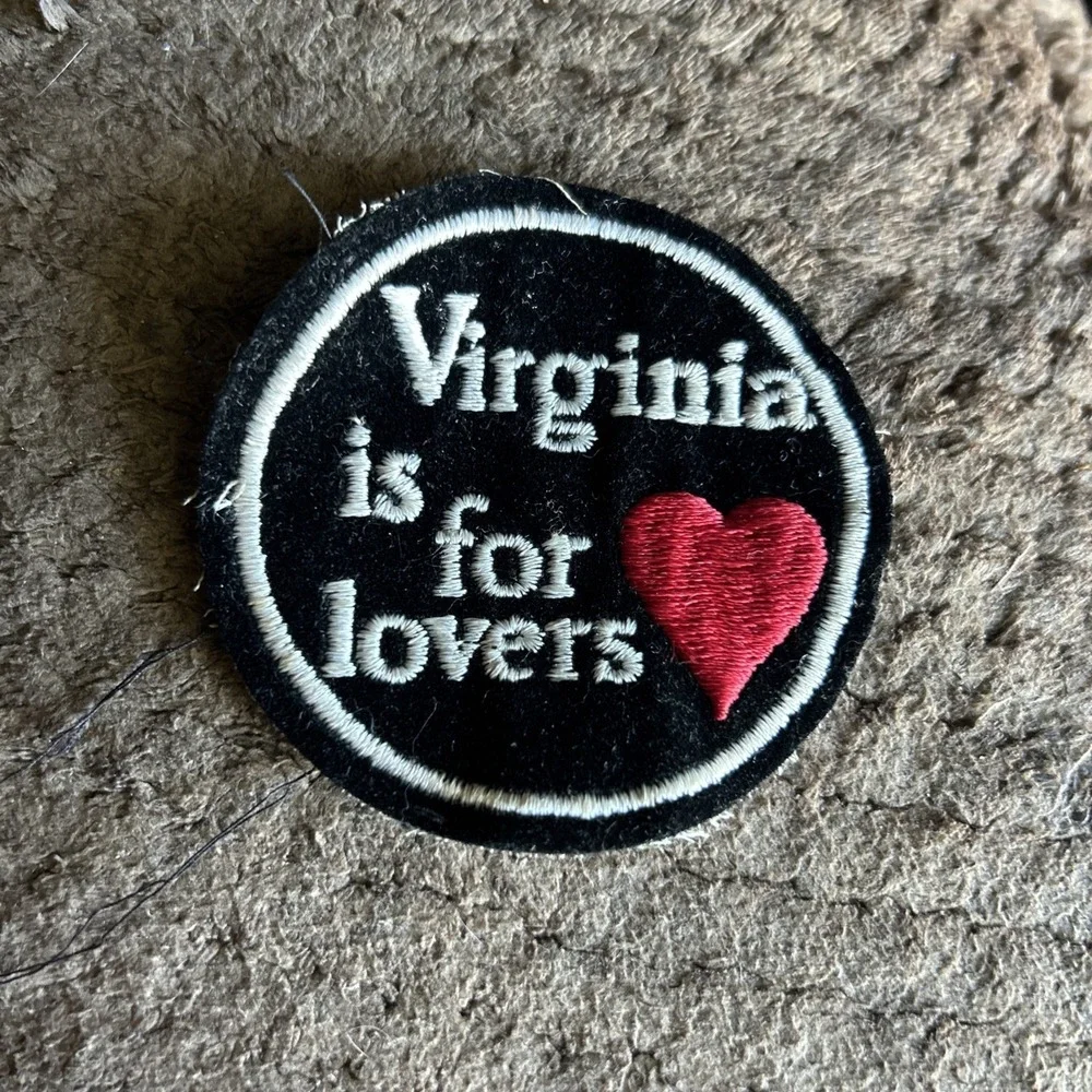 Vintage c 1980s VIRGINIA IS FOR LOVERS Red Heart Embroidered Patch Velvet